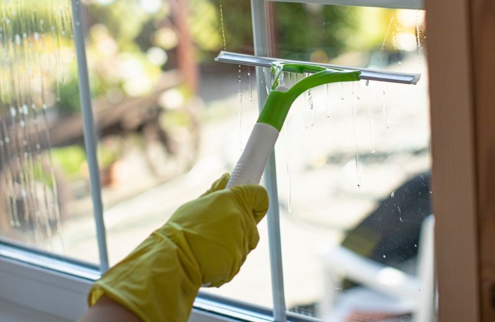 Limpieza de Cristales y Grafitis en Mataró | Servicios de Limpieza en Mataró